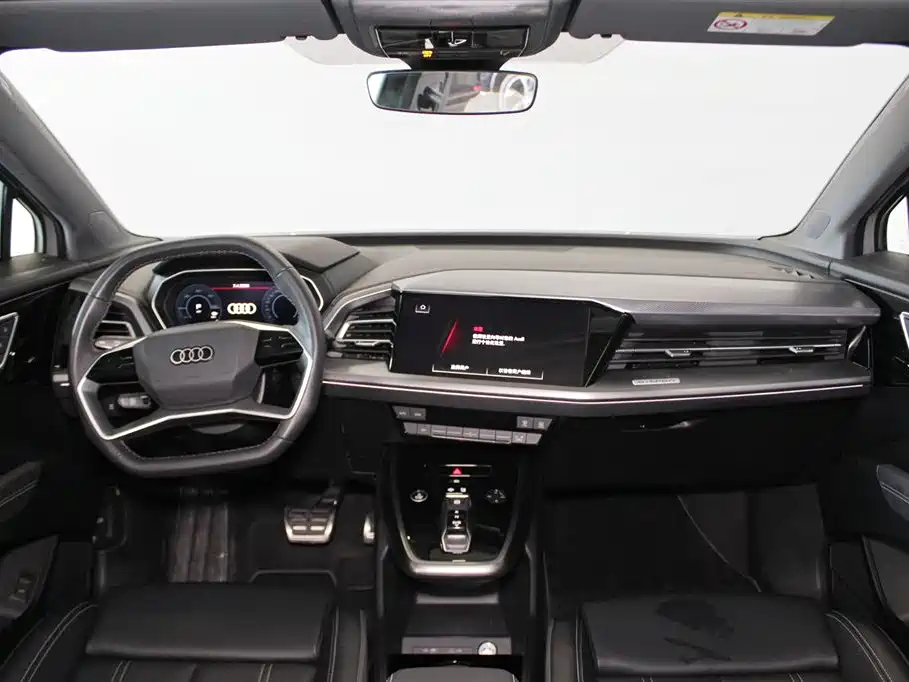 Audi Q4 e-tron 2025 — фото 9