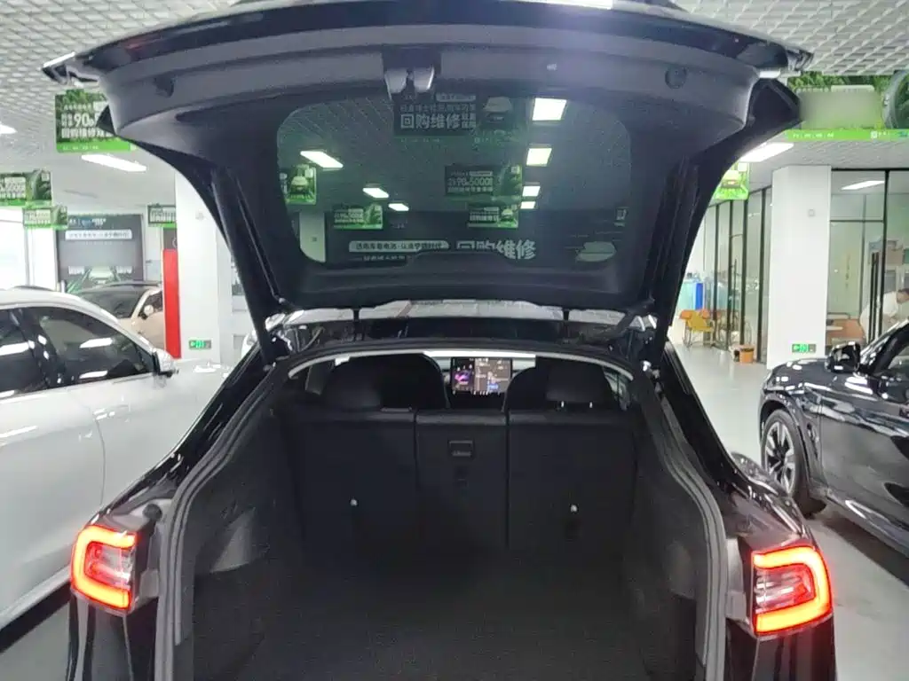 Tesla Model Y 2023 — фото 19