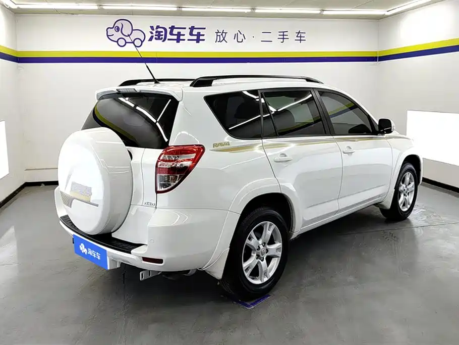 Toyota RAV4 2011