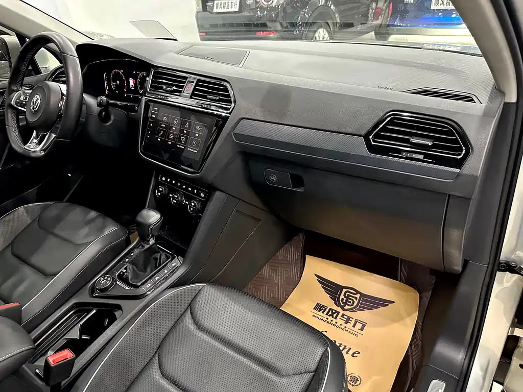 Volkswagen Tiguan L 2019 — фото 24