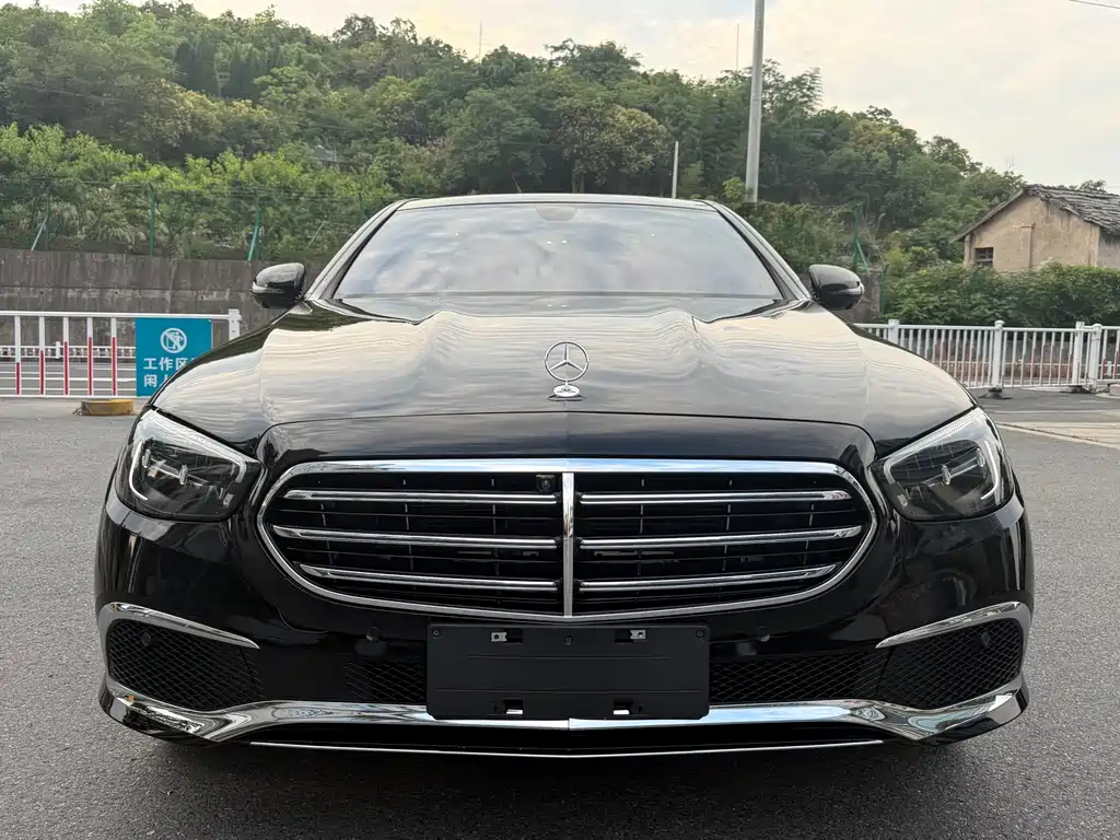 Mercedes-Benz E-Class 2023 — фото 2
