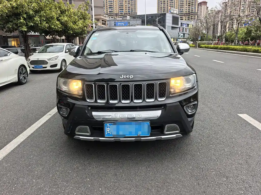 Jeep Compass 2014 — фото 2