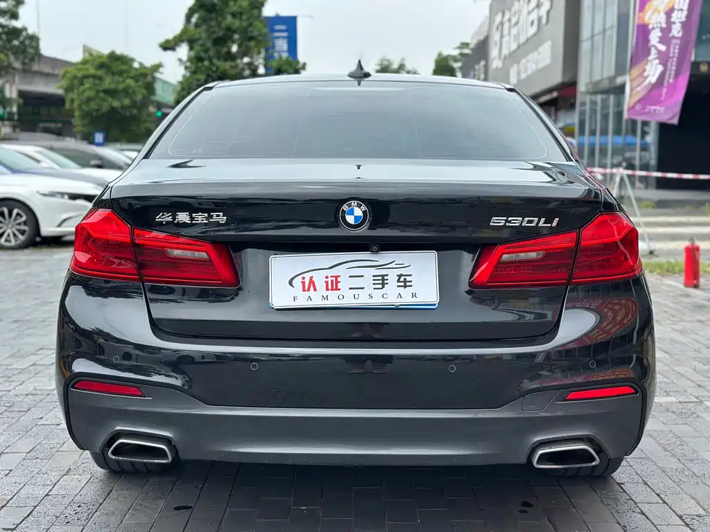 BMW 5 Series 2019 — фото 18
