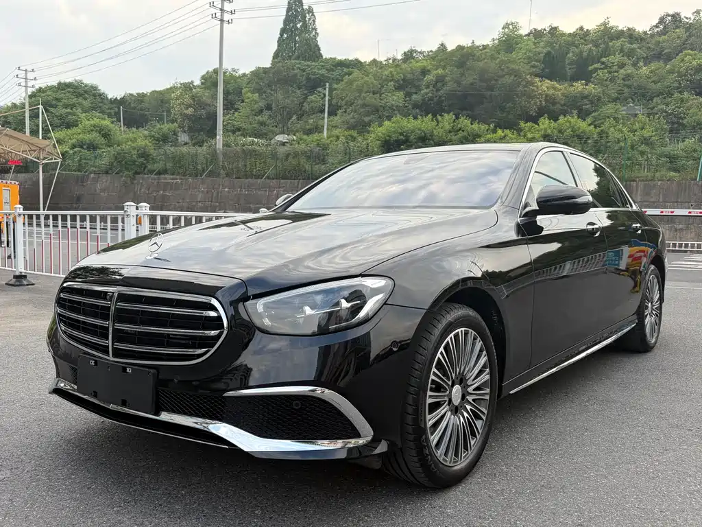 Mercedes-Benz E-Class 2023 — фото 1