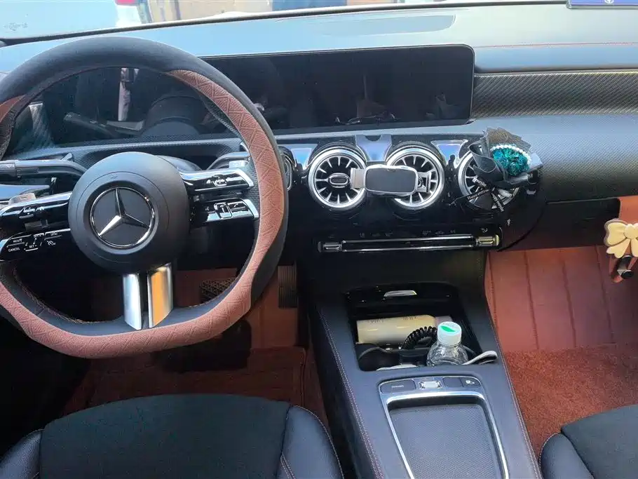 Mercedes-Benz A-Class 2024 — фото 12
