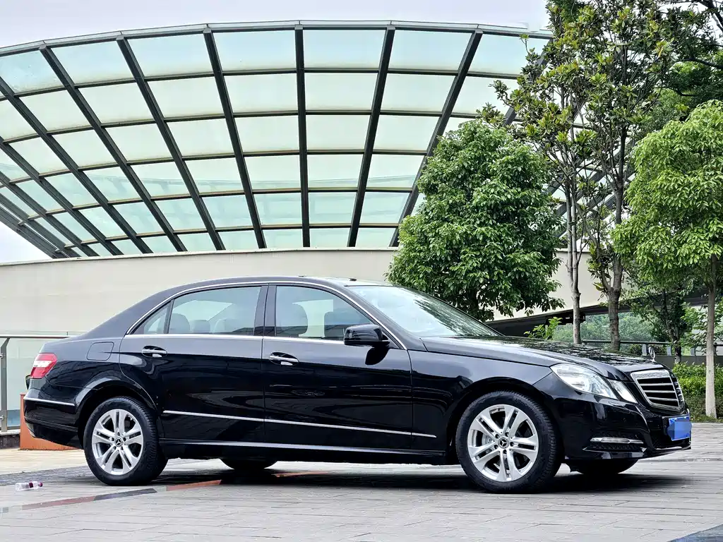 Mercedes-Benz E-Class 2010 — фото 3