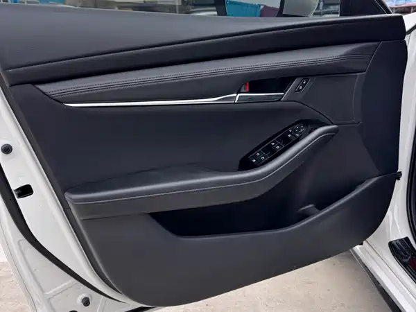 Mazda 3 Axela 2022
