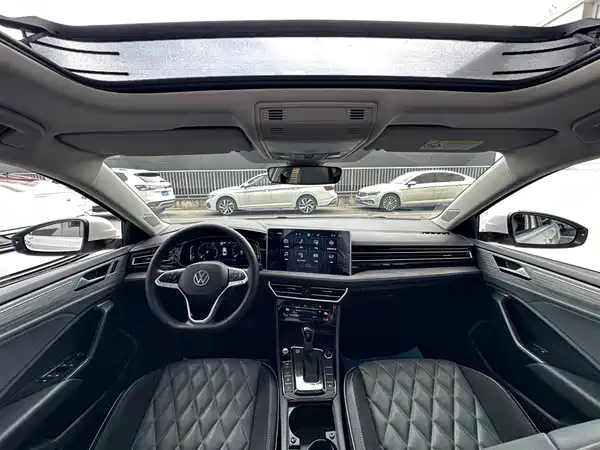 Volkswagen Sagitar 2024