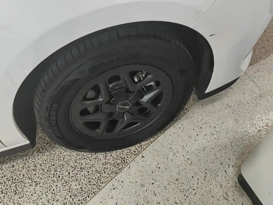 BYD Seal 05 DM-i 2025 — фото 6