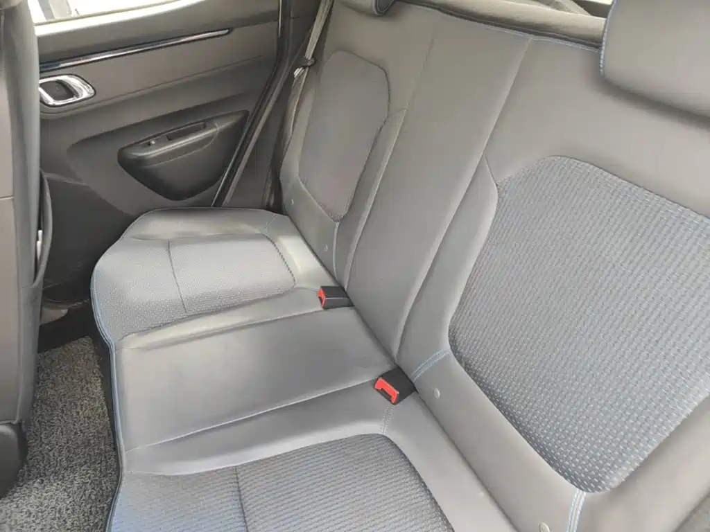 Renault Eno 2020 — фото 17