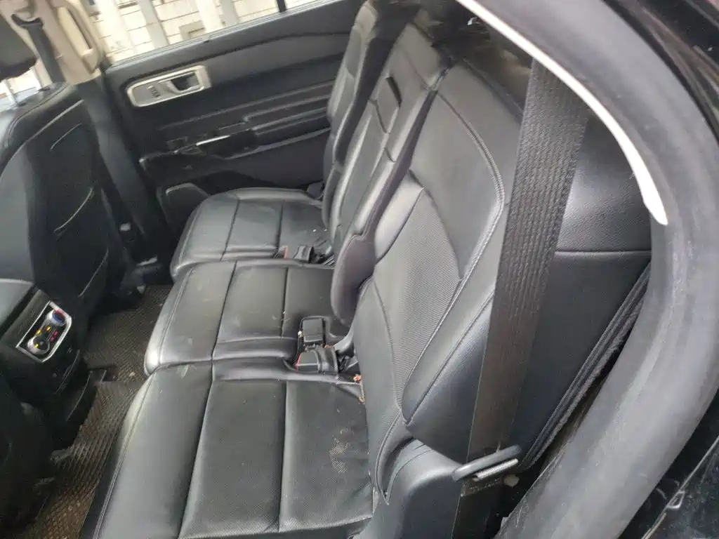 Ford Explorer 2020 — фото 15