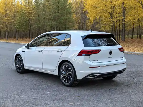 Volkswagen Golf 2023