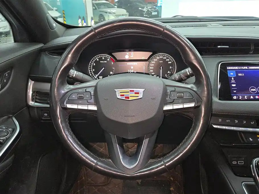 Cadillac XT4 2020 — фото 15