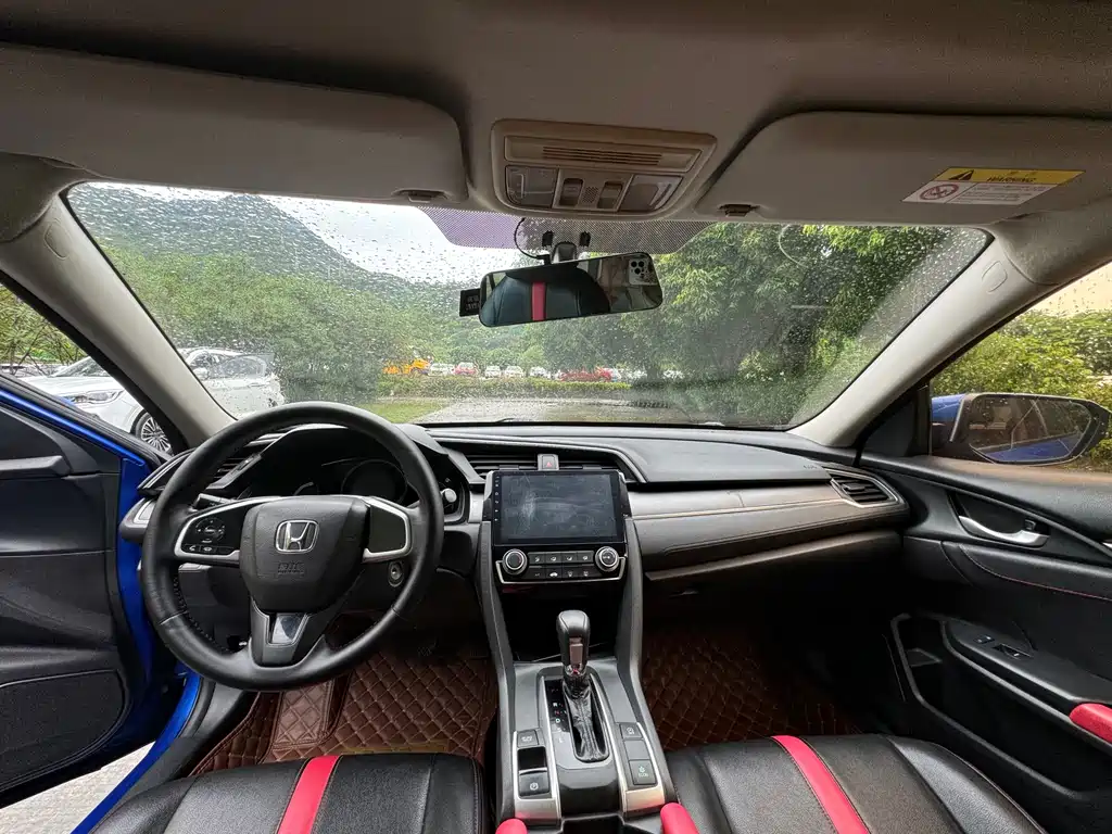 Honda Civic 2017 — фото 13