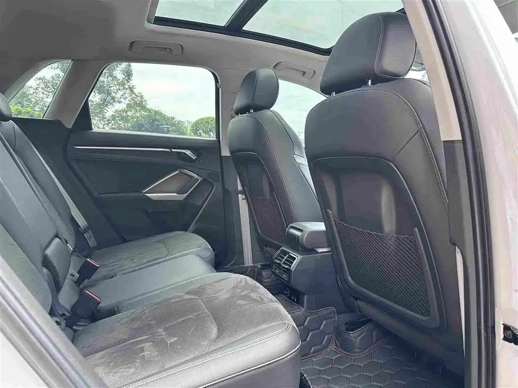 Audi Q3 2023 — фото 12