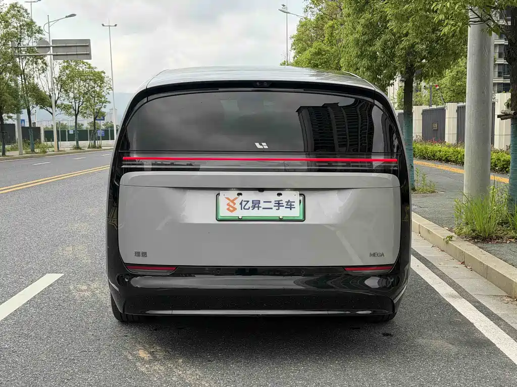 Li Auto Li MEGA 2024
