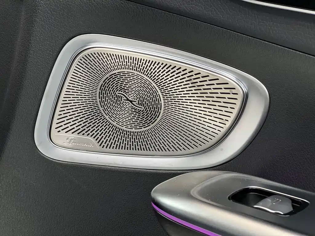 Mercedes-Benz C-Class 2024 — фото 10