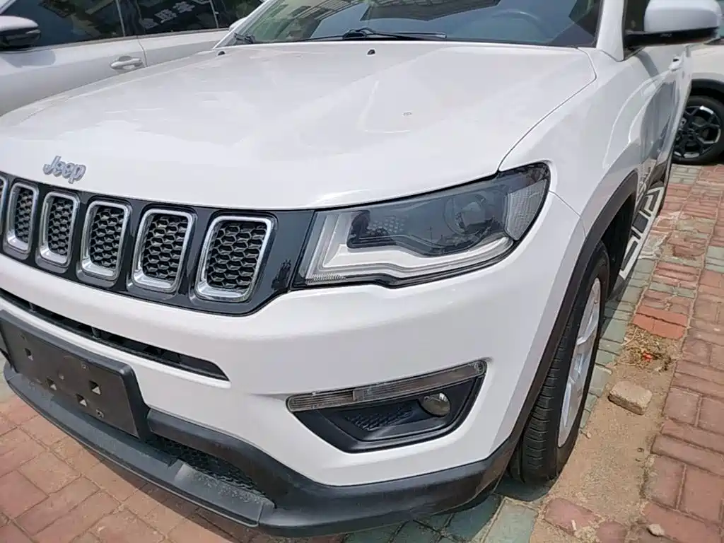 Jeep Compass 2017 — фото 19