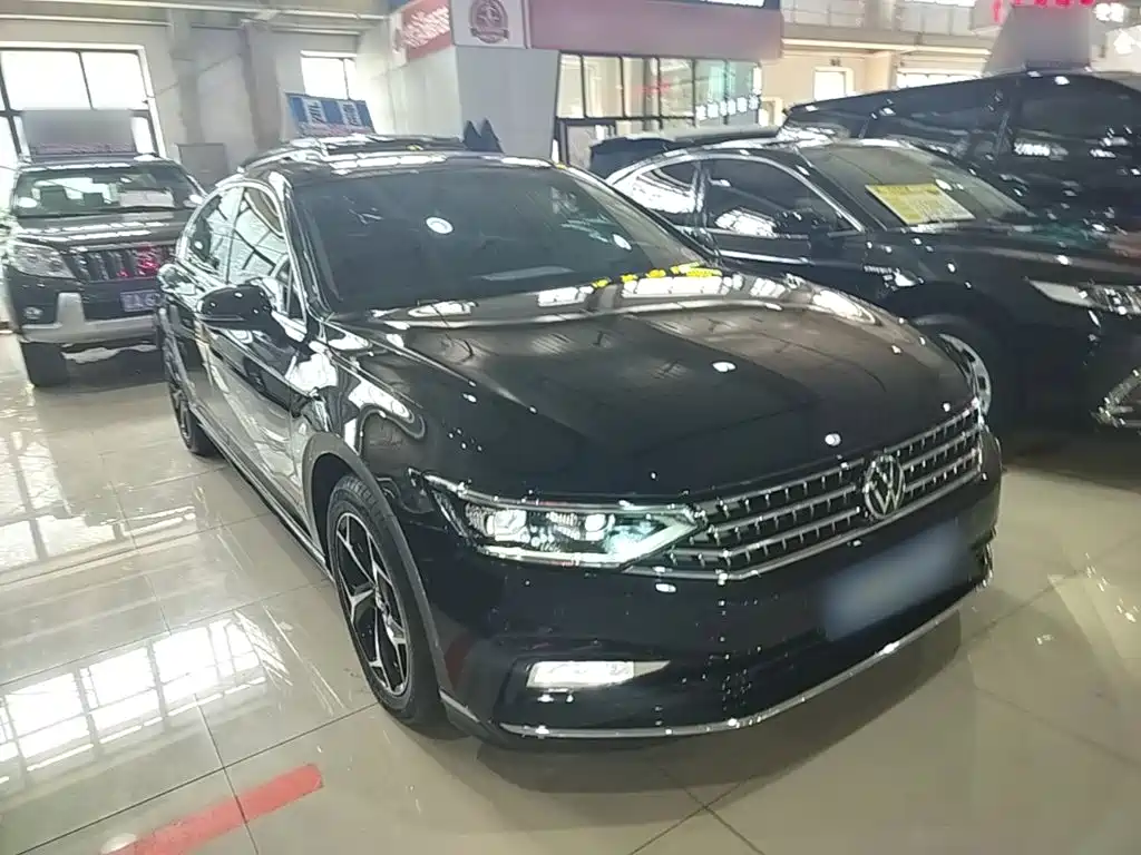 Volkswagen Magotan 2025
