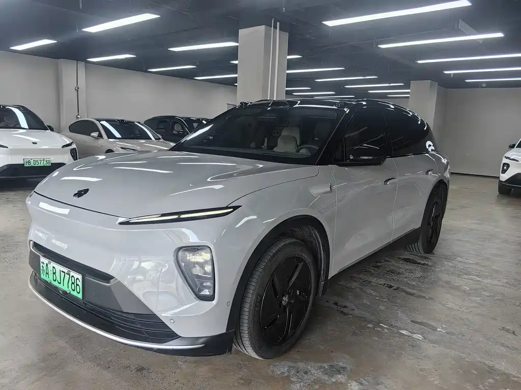 NIO ES8 2023