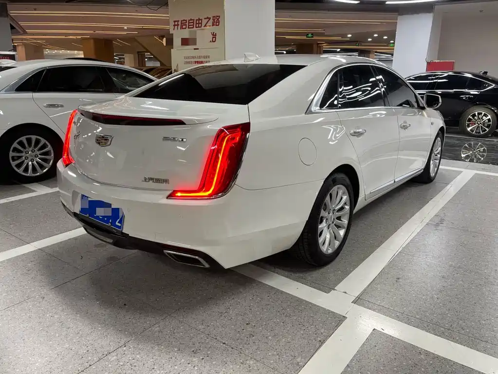 Cadillac XTS 2019 — фото 11