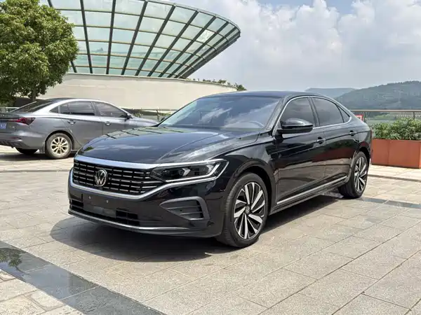 Volkswagen Passat 2025