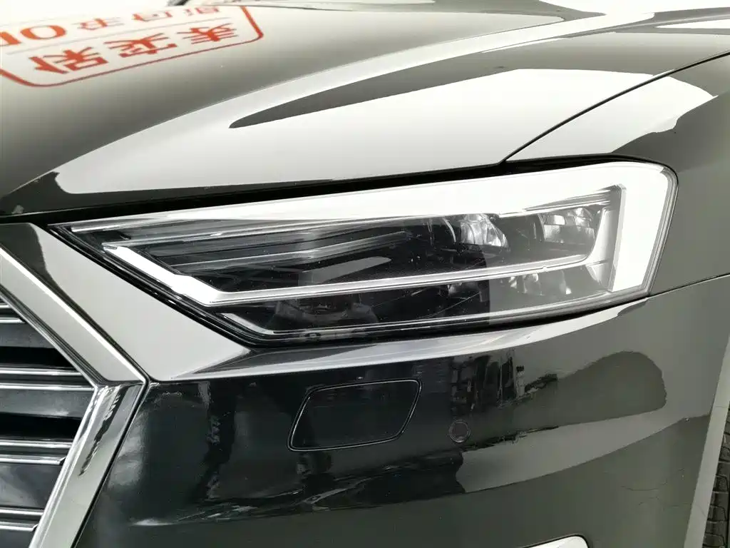 Audi A8 2022 — фото 7