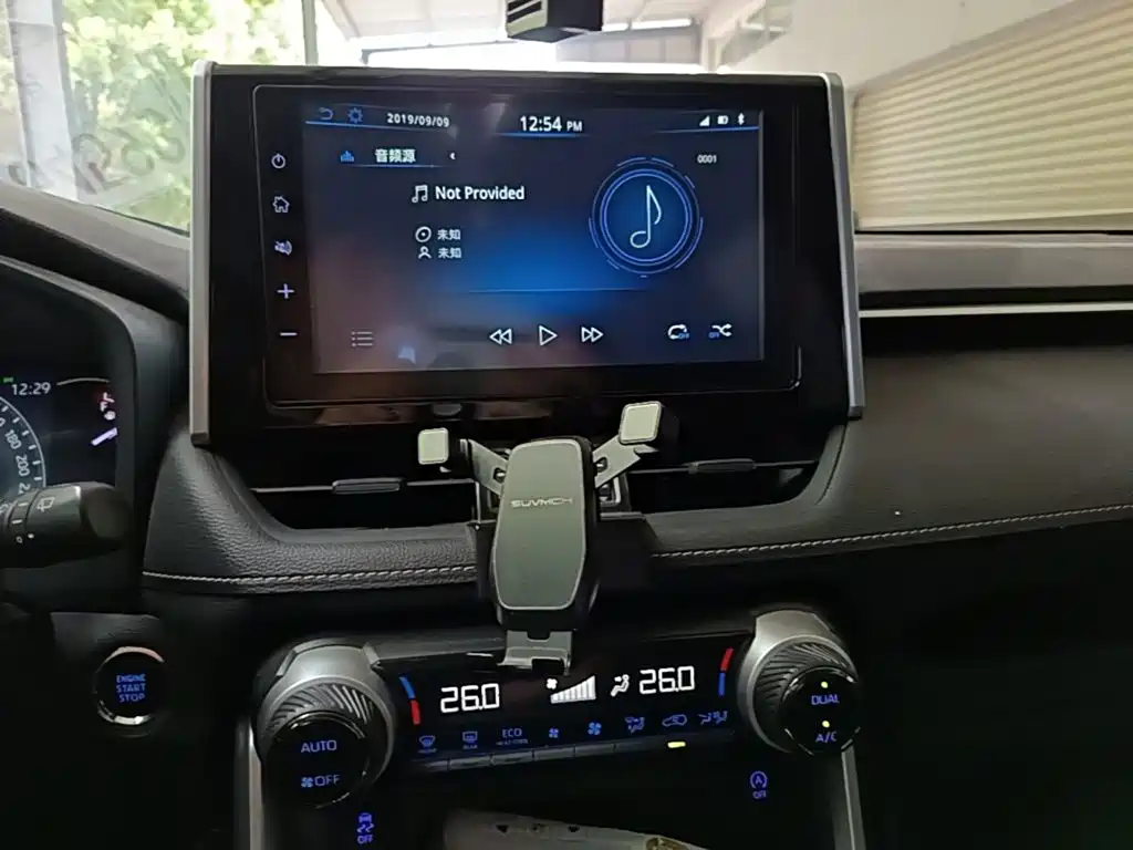 Toyota RAV4 2020 — фото 13