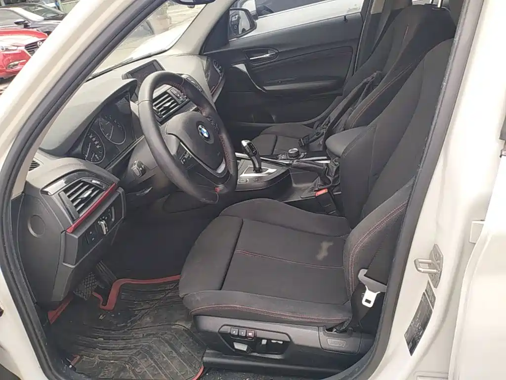BMW 1 Series 2015 — фото 11