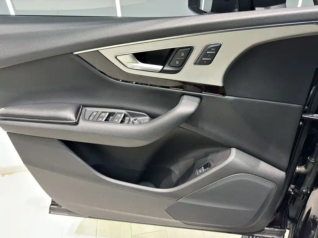 Audi Q7 2020 — фото 14