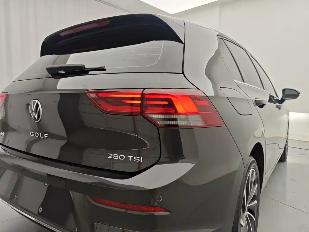 Volkswagen Golf 2021