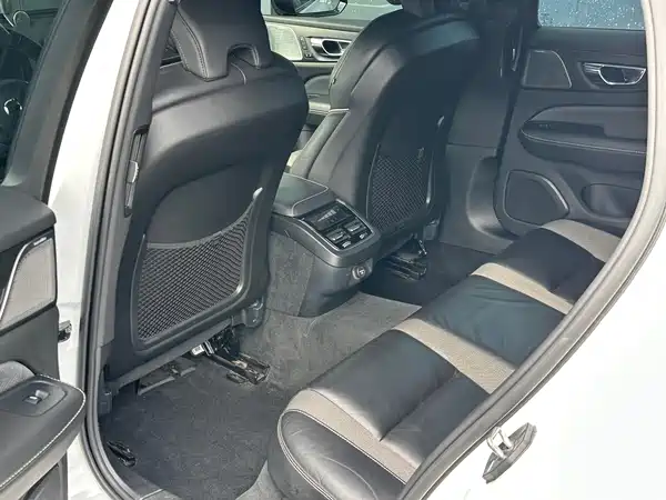 Volvo V60 2020