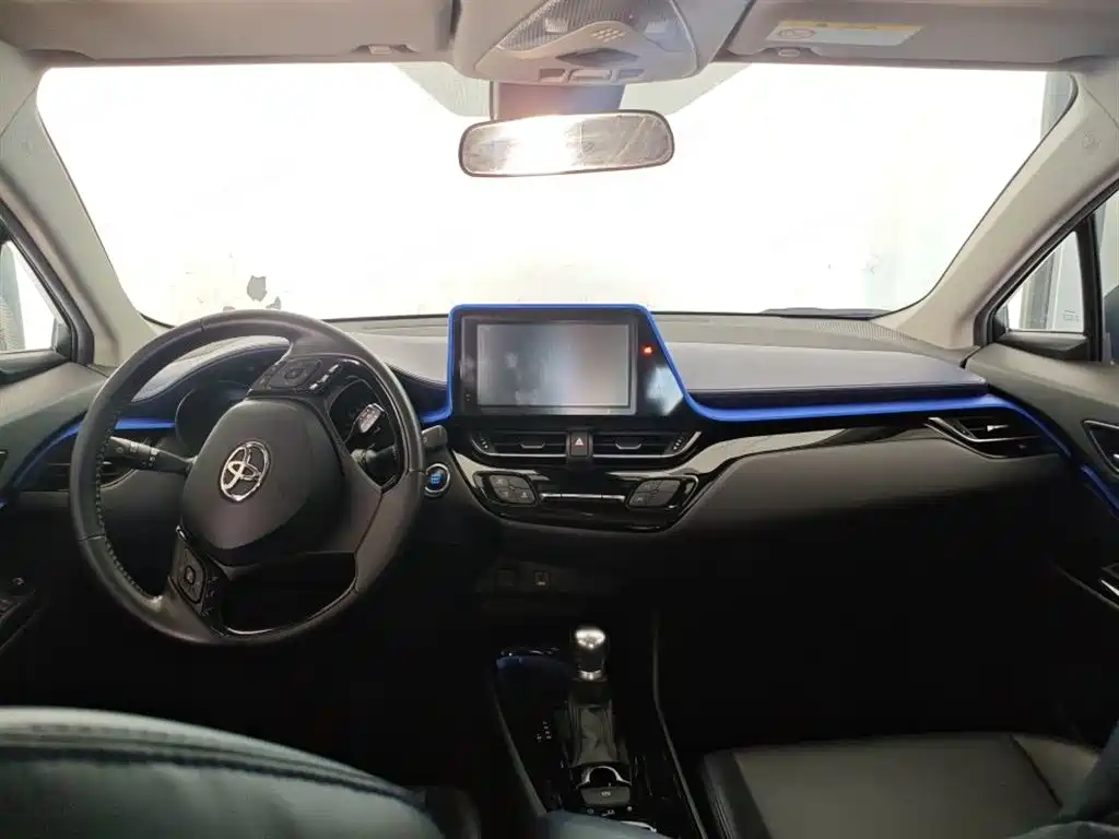 Toyota C-HR 2021 — фото 6
