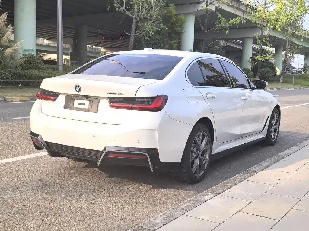 BMW i3 2024 — фото 14