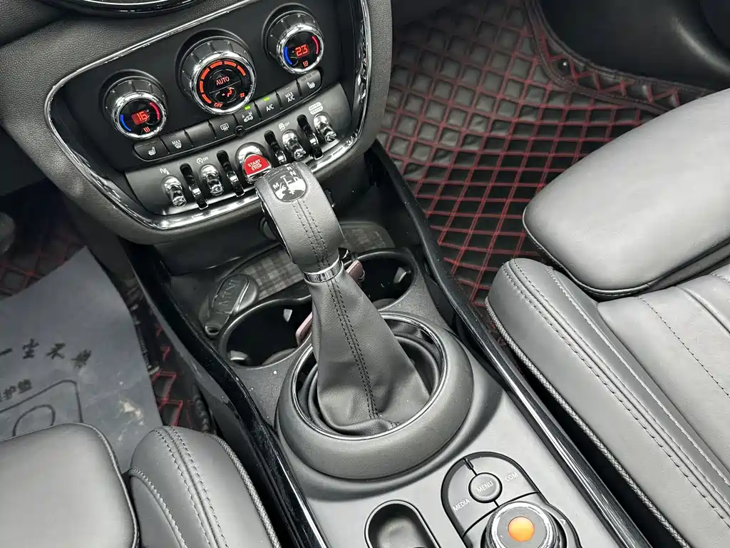 MINI Clubman 2019 — фото 21
