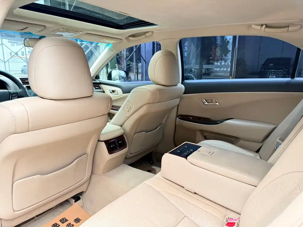 Toyota Crown 2011 — фото 10