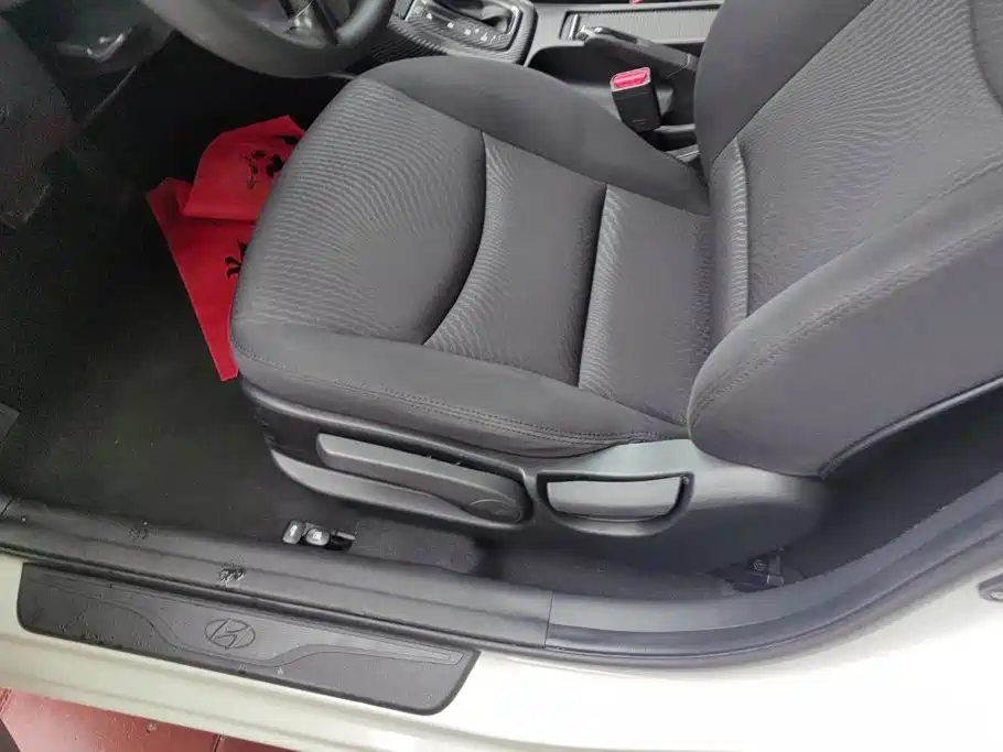 Hyundai Elantra Langdong 2015 — фото 9