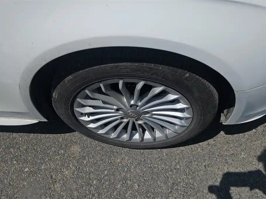 Audi A4L 2014