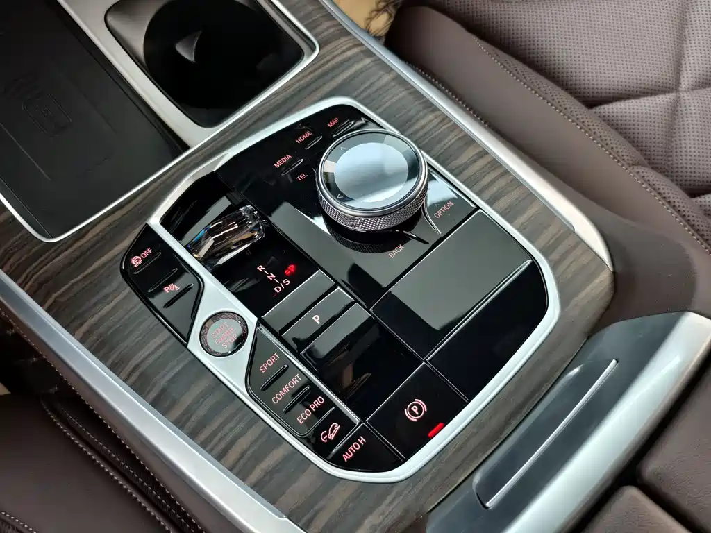 BMW X5 2024 — фото 11