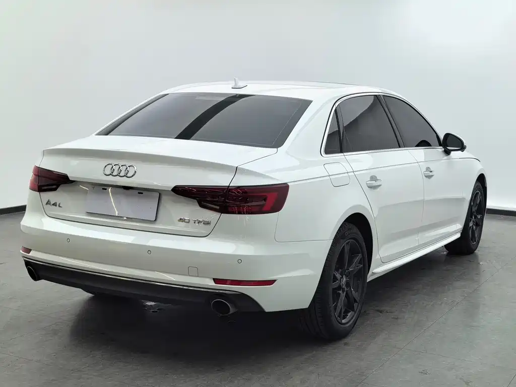 Audi A4L 2018 — фото 4