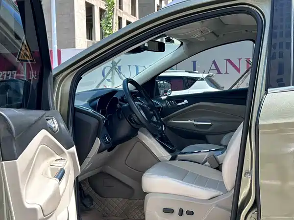 Ford Kuga 2014