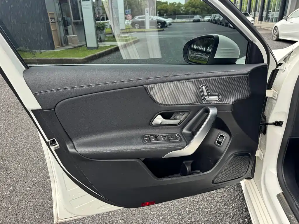 Mercedes-Benz A-Class 2020 — фото 12