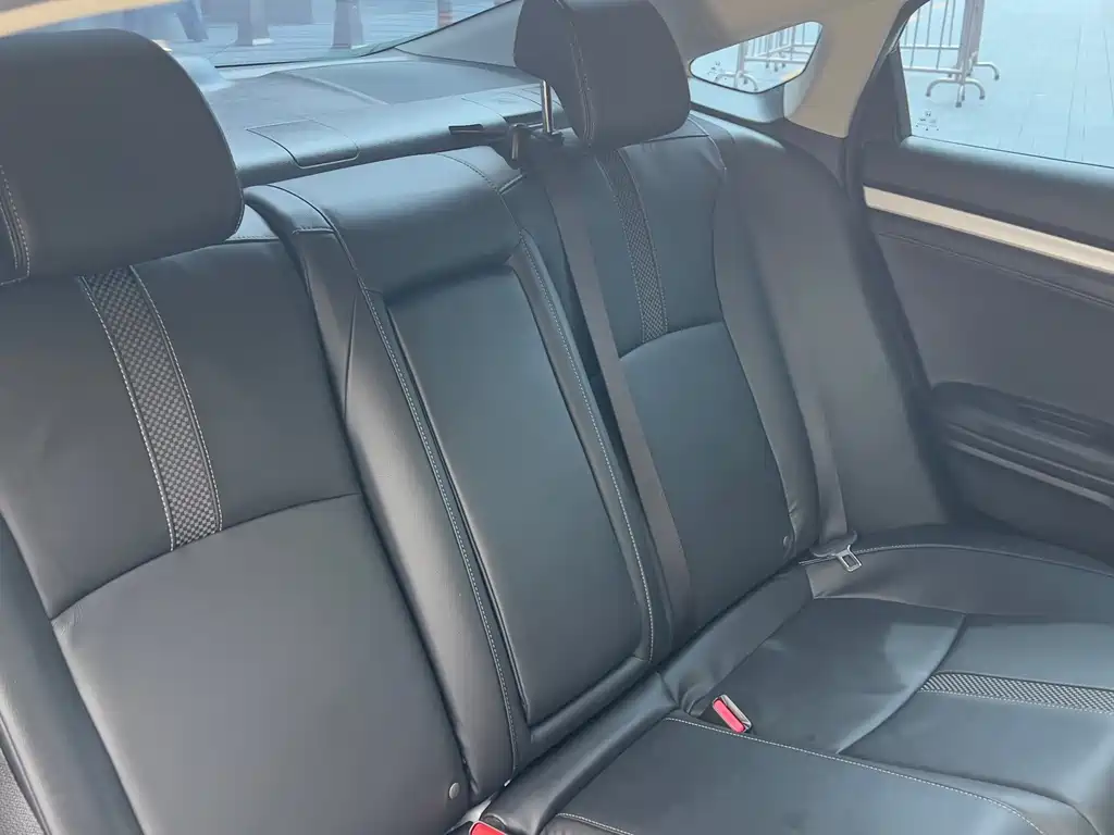 Honda Civic 2020 — фото 18