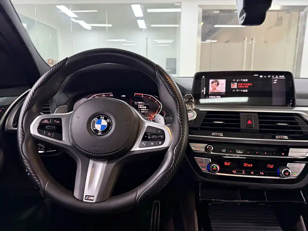 BMW X4 2020 — фото 17