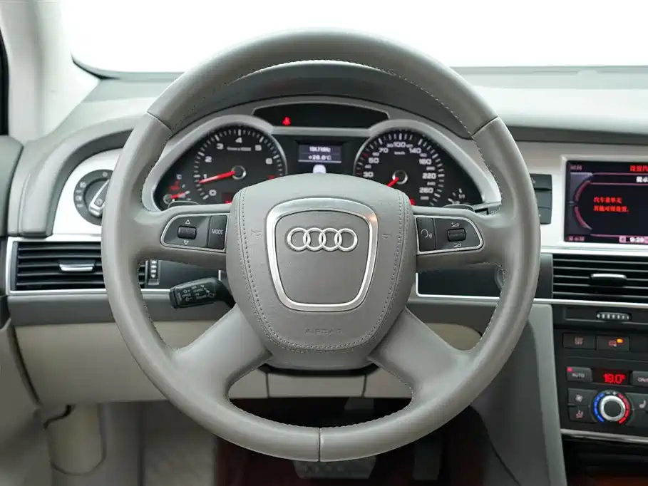 Audi A6L 2011 — фото 16