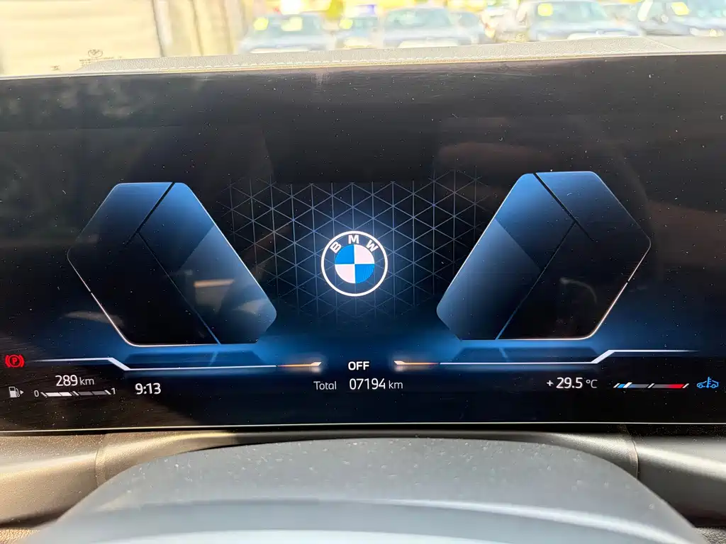 BMW 3 Series 2025 — фото 12