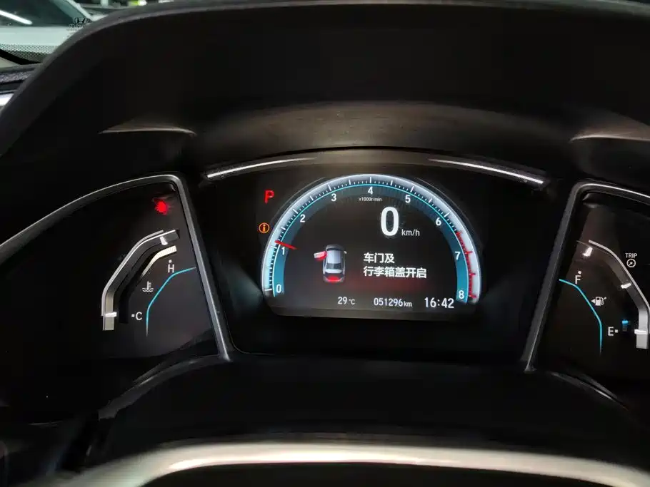 Honda Civic 2018 — фото 14
