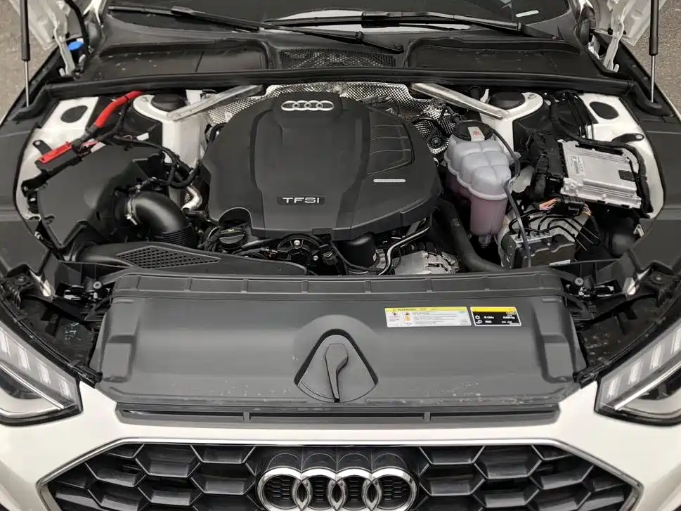 Audi A4L 2020 — фото 14