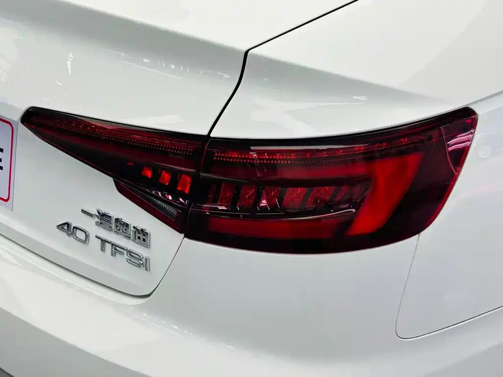 Audi A4L 2019 — фото 12