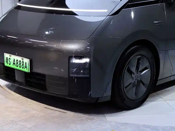 Li Auto MEGA 2024